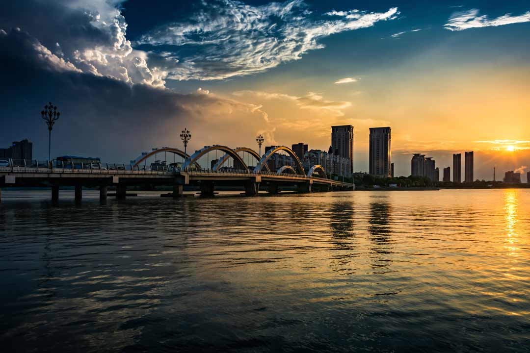 bridge-with-city